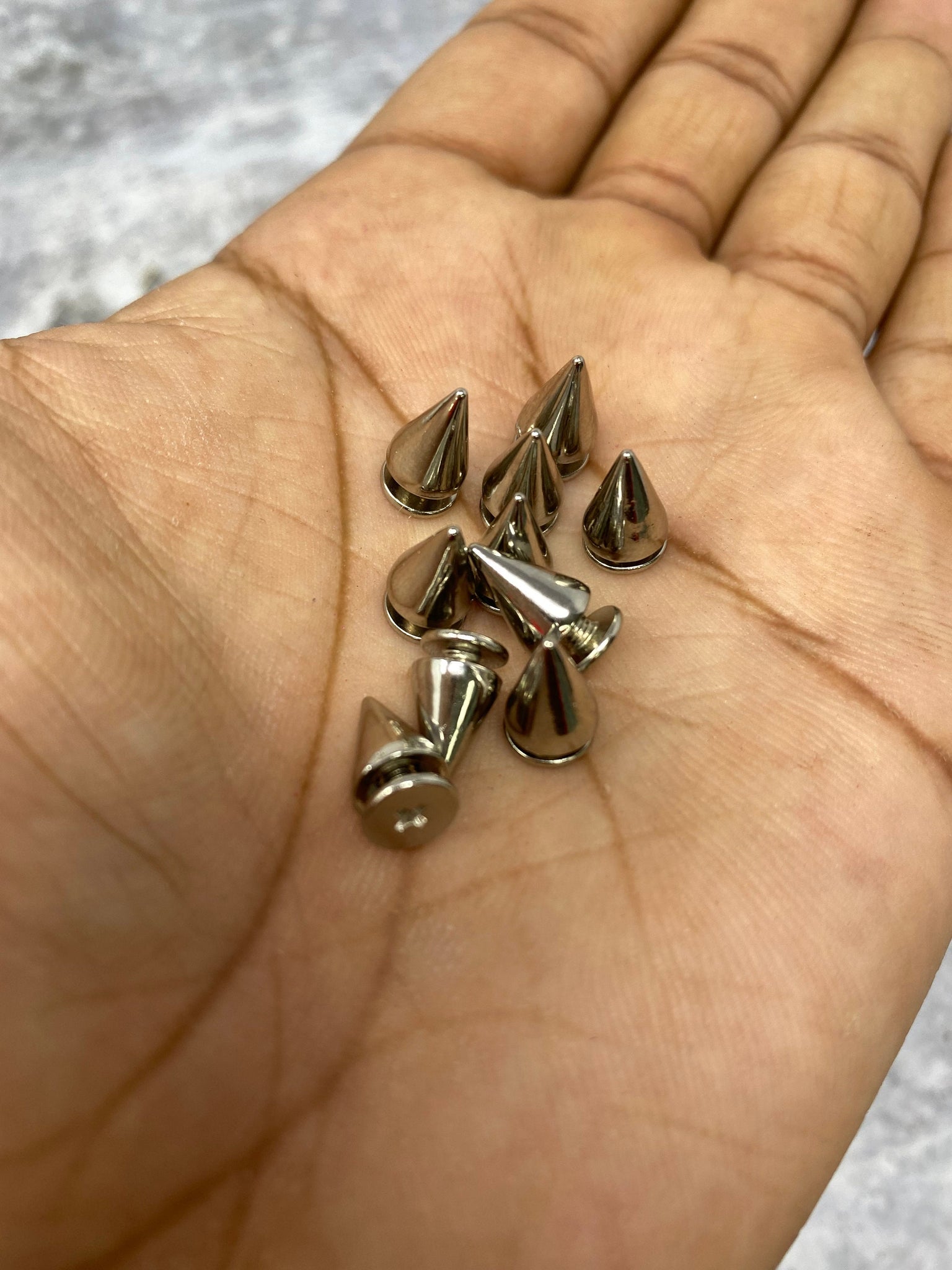 NEW, "Screw on Spikes", 10mm "SILVER" Spiked Studs, Cone Spikes Screw-back Studs for Clothing, Leather, Spikes with Screws, 100 PCS